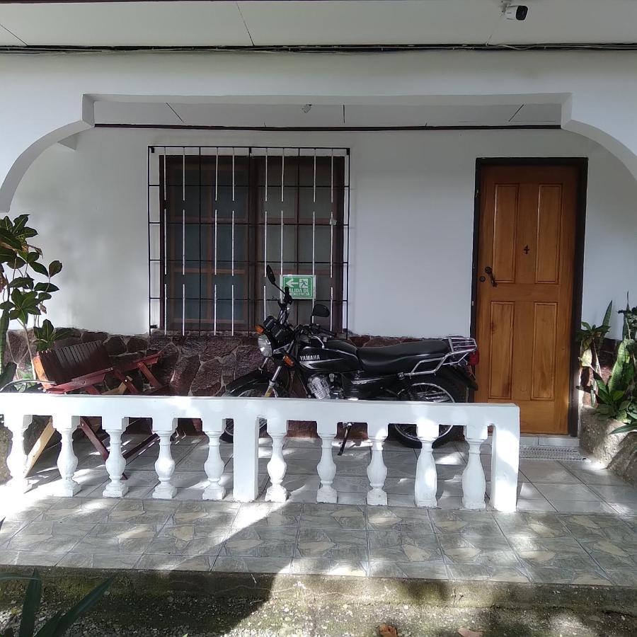 Cabinas Smith Cahuita Zewnętrze zdjęcie