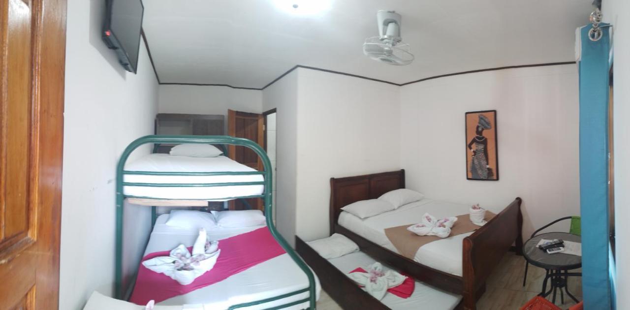 Cabinas Smith Cahuita Zewnętrze zdjęcie